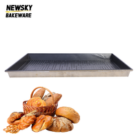 Loyang Panggang Anti Lengket Berlubang Alusteel 400x600mm Tebal 0.7mm Kelas Komersial Ramah Lingkungan Warna Hitam NEWSKY BAKEWARE Roti