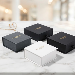 Boîtes à bijoux en carton écologiques personnalisées avec logo magnétique carré, doublure en éponge, certifiées RoHS, pour le rangement des boucles d'oreilles et des bagues, vente en gros - Product Image 4