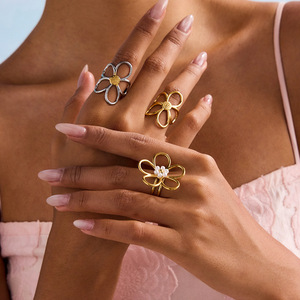 Anillos de Acero Inoxidable Chapados en Oro de 18K al por Mayor, Anillos Ajustables con Diseño de Flor Hueca, Elegantes y Bohemios, Anillos Apilables de <span class=keywords><strong>Moda</strong></span> para Mujer - Product Image 3