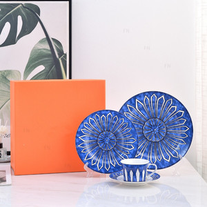 Wholesale Modern Luxury Gold Rim Plate Dish Set Sustainable Fuzzy Pattern Ceramic Bone China <b>Dinnerware</b> Home Party Restaurant - Product Image 5