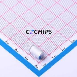 Condensador Sólido CH6R3M821LO6.3*11L-1A4T, Componente de Orificio Pasante (THT), D10xL12mm 820uF 20% 6.3V 1.7A100kHz - Product Image 1