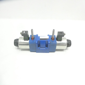 صمام توجيهي PLC R901328331 5-4WE10E5XEG24K4QS0G24WM بضغط 350 بار و24 فولت تيار مستمر مع وحدة تحكم قابلة للبرمجة - Product Image 1