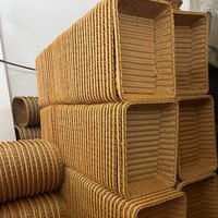 Handgeweven plastic rotan-look fruitmand voor supermarkten, geschikt voor brood en snacks.