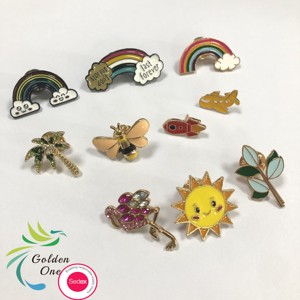 Al por mayor: Pins de solapa de esmalte suave personalizados mexicanos con logotipo atractivo, pins para la visera de gorras y clips para sombreros, fabricados con técnica de fundición. - Product Image 5