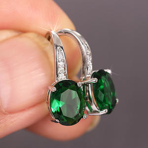 Anillo de Compromiso E820 para Mujer con Diamante de Corte Ovalado, Plata 925, Engaste Pavé, Estilo Clásico - Product Image 4