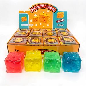 Nouveauté USA : Lot de 48 balles de décompression en gelée de pétrole super douces, malléables et non rebondissantes, en forme de fromage à presser de 6 cm, jouet promotionnel - Product Image 2