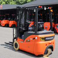 Forklift Elektrik Tipe Duduk dengan Berbagai Pilihan Tiang Angkat 1.6/1.8/2 Ton untuk Gudang, Dermaga, dan Logistik