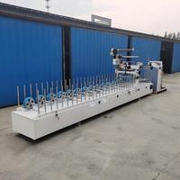 Machine de revêtement PUR pour lignes de bois massif et profilés en aluminium, machine d'enrobage de profilés en bois stratifié