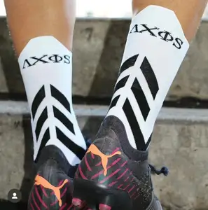 Factory Custom Soccer Grip Socken für Männer Verschleiß feste Anti-Rutsch-Crew-Socken Schnellt rocknende Solid Pattern Cotton Material Logo Option