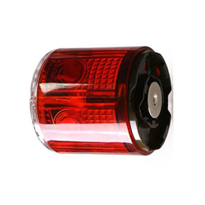 Feux de signalisation LED rouges à énergie solaire avec base magnétique pour la sécurité routière - Product Image 2
