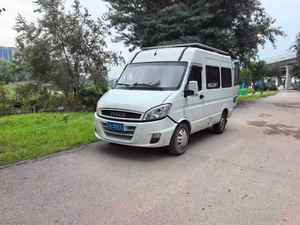 Camper d'<span class=keywords><strong>occasion</strong></span> IVECO PowerDaily modèle 2016, 6 places, conversion personnalisée, moteur diesel, boîte manuelle. - Product Image 3