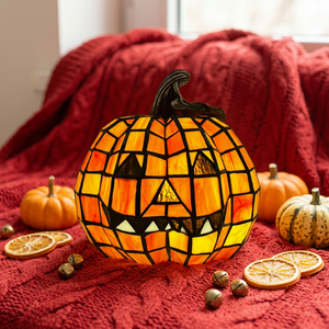 Lampe de table citrouille Jack O'Lantern Tiffany en vitrail, artisanale avec feuille de cuivre, décoration d'Halloween, veilleuse à lumière chaude pour bureau - Product Image 3