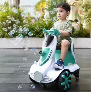 Vehículo de Juguete Eléctrico para Niños con Función MP3, Coche de Plástico de Cuatro Ruedas con Batería, Control Remoto y Función de Soplar Burbujas - Product Image 1