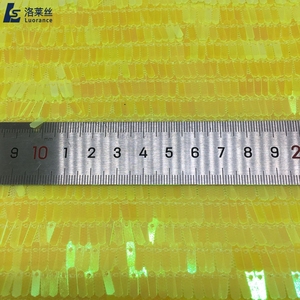 무대 의상 용 반짝이는 3mm * 9mm 정사각형 직사각형 스팽글 자수 폴리에스터 메쉬 원단 - Product Image 5