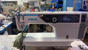 Brand New Jack A5e-B Single-Needle, Direct-Drive, Fully Automatic, Bottom-Feed Industrial Lockstitch Sewing Machine - Product Image 6