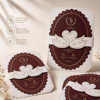 Invitation de mariage personnalisée avec motif cygne en relief, option multicolore, carte de mariage imprimée en feuille d'or pour un événement de mariage élégant