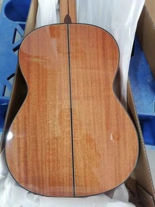 Guitarra Clásica de Alta Calidad de 39 Pulgadas, 4/4, Totalmente Sólida, con Tapa de Cedro Sólido, Venta al por Mayor - Product Image 5