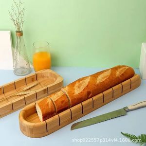 Coupe-pain en bambou Baorui 52 cm avec rainures de guidage pour baguettes, bagels et pâtisseries - Product Image 3