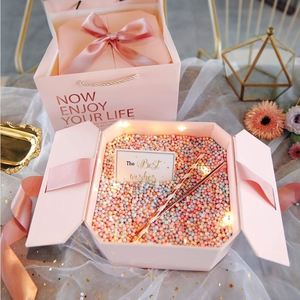 ลูกบอลโฟมสีมาการองสำหรับของชำร่วยงานแต่งงาน ของตกแต่งงานปาร์ตี้ วัสดุเติมเต็มกระดาษย่น ของตกแต่งสไตล์โมเดิร์น แบรนด์ OEM จากจีน - Product Image 1