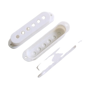 Housses de ramassage de guitare à simple bobine noir et blanc de haute qualité pour les micros de style <span class=keywords><strong>Strat</strong></span> avec un espacement de cordes de 48/50/52mm - Product Image 3