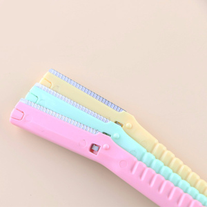 Rasoio per sopracciglia e rasoio 2-in-1-toelettatura portatile per donne di precisione e compatto - Product Image 5