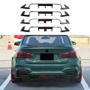 Alerón trasero tipo labio para parachoques Amp-Z para BMW M3 M4 F80 F81 F82 F83 2014-2019 estilo tuning con acabado mate en negro piano y fibra de carbono - Product Image 5