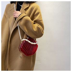 Wholesale Fashion Acrylic Case Clear Ladies Wallet <b>Chain</b> Shoulder Clear Wallet 2022 Shell Shape Ladies <b>Handbag</b> <b>Handbag</b> - Product Image 4