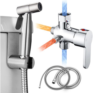 Pistolet <span class=keywords><strong>de</strong></span> pulvérisation pour bidet <span class=keywords><strong>de</strong></span> style américain moderne et minimaliste, avec inverseur d'<span class=keywords><strong>eau</strong></span> chaude et froide 7/8 pouces, capuchon hexagonal en cuivre électroplaqué pour toilettes - Product Image 3
