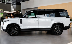 Ji Shi Adamas 2026 SUV 5 places <span class=keywords><strong>Turbo</strong></span> Automatique Feux LED Toit ouvrant Tout-terrain Camping Luxe Famille Autonomie 5.7KW Externe - Product Image 3