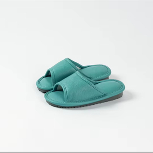 Dernier modèle Pantoufles pour femmes Pantoufles d'intérieur antidérapantes pour l'hiver - Product Image 1