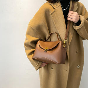 Sac à bandoulière pour femme avec fermeture à cadenas 2026 – Sac polyvalent tendance rétro pour femme - Product Image 4