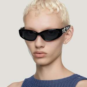 Gafas de Sol de Moda 2025, Montura Pequeña, Estilo Estrella, UV400, Rectangulares, Y2K, Ojo de Gato, para Hombre y Mujer - Product Image 1