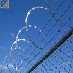 Fil de fer galvanisé, fil <span class=keywords><strong>barbelé</strong></span>, bobine de fil <span class=keywords><strong>barbelé</strong></span>, barrière de sécurité périmétrique anti-piraterie en stock - Product Image 5