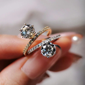Anello a Corona con Sei Punte Stile Moissanite per Donne, Elegante Gioiello Geometrico alla Moda - Product Image 2