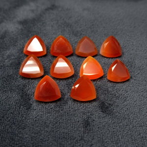 Venta al por Mayor de Piedras Preciosas de Ónix Rojo Suelto AAA, Piedra Natural Roja Tallada de Primera Calidad, Forma Triangular Calibrada de 18x18MM - Product Image 4