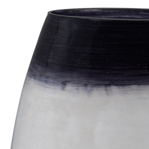 Vaso in vetro arrotondato contemporaneo con finitura sfumata delicata per soggiorno, vaso decorativo per fiori - Product Image 5