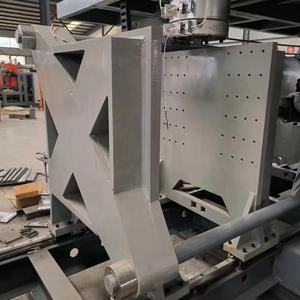 Machine de moulage par soufflage de plastique <span class=keywords><strong>50</strong></span> <span class=keywords><strong>litres</strong></span>, prix direct usine, pour la production de fûts de 50L et de fûts chimiques à ouverture supérieure - Product Image 4
