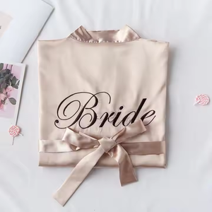 2024 personnalisé Logo soie personnalisé broderie <span class=keywords><strong>robe</strong></span> satin femmes mariage mariée et <span class=keywords><strong>demoiselle</strong></span> <span class=keywords><strong>d</strong></span>'<span class=keywords><strong>honneur</strong></span> RobesHot - Product Image 5