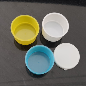 Pengpai Lingyang – Tasses à médicaments en plastique, 3 couleurs, avec couvercle, boîte de rangement pour pilules, 60 ensembles - Product Image 1