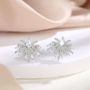 Meilleures ventes Boucles d'oreilles clous en argent sterling 925 avec cristal de quartz fumé pour femmes, plaqué rhodium, géométriques, tendance - Product Image 5