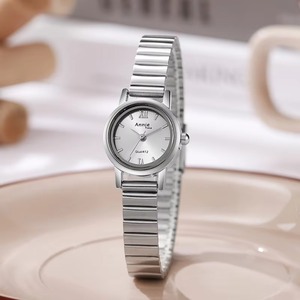 Nouvelle montre tendance pour femme, petit cadran rond, mouvement à quartz, boîtier et bracelet en alliage, style décontracté quotidien - Product Image 4