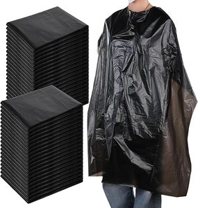 Tablier de protection jetable Tradeport en PE noir uni sans manches pour salon de coiffure, barbier, coloration et coupe – Idéal pour les stylistes - Product Image 4