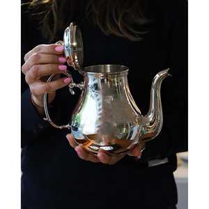 Théière Christofle Bagatelle, élégante et raffinée, en céramique, pour servir le thé - Product Image 2