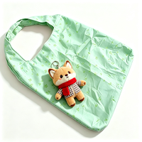 Sac à main en nylon OEM très populaire avec breloque personnalisée en peluche renard, sac à main portable en peluche renard habillé de style dessin animé