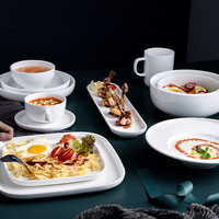 Ensemble de table de dîner de restaurant moderne haut de gamme Grandes assiettes carrées en porcelaine blanche Ensemble de couverts Assiettes d'usine