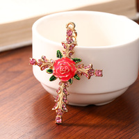 Porte-clés pendentif rétro en alliage de zinc, orné de diamants, en forme de croix de rose, créatif, pour sac à main femme, personnalisé, pour clé de voiture