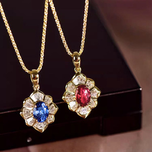 Collana con ciondolo a forma di fiore per donna, gioielli semplici e alla moda, regalo per l'uso quotidiano - Product Image 2