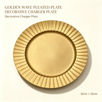 Assiette de présentation en plastique PP dorée sur mesure, à bord plissé radial et motif gaufré, pour décoration de table de mariage et de fêtes