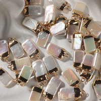 Une variété de connecteurs de perles d'eau douce naturelles plaquées or de haute qualité pour la fabrication de bijoux d'accessoires de colliers Diy
