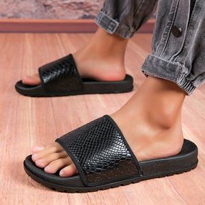 Happyslides 2024 นักออกแบบใหม่รองเท้าแตะสีดํา PU สไลด์ด้านบนรองเท้าผู้ชายรองเท้าแตะคุณภาพสูงสําหรับชาย - Product Image 3